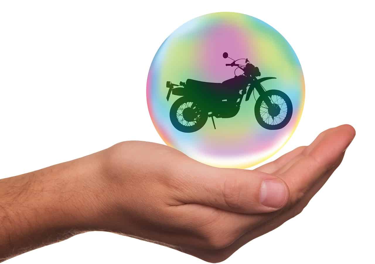 האם שימוש באופנוע מייקר את העלות של ביטוח החיים