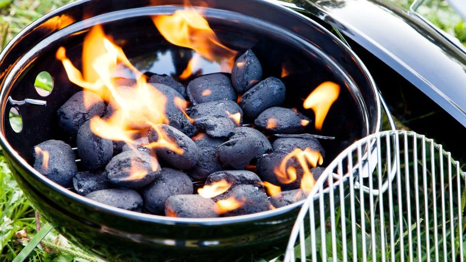 גרילי פחמים מסדרת Weber Master Touch