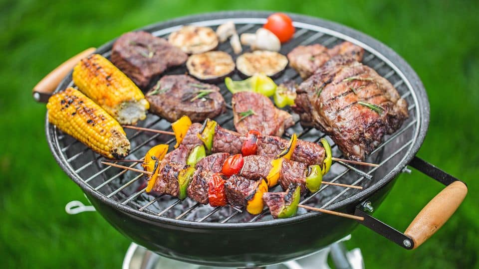 גרילי פחמים מסדרת Weber Master Touch